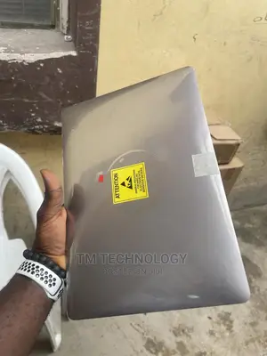 Macbook Pro 13inch 2020 Screen Replacement