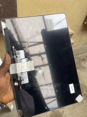 Macbook Pro 13inch 2020 Screen Replacement