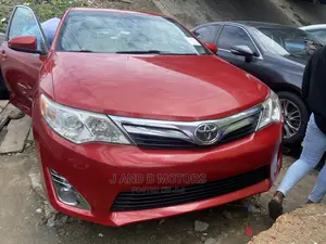Toyota Camry XLE V6 4dr Sedan (3.5L 6cyl 6A) 2013 Red