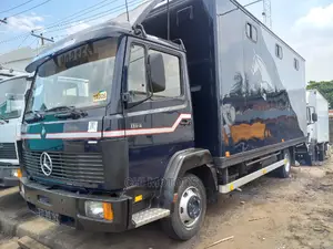 Mercedes 814 Blue 6bolts 6tyres