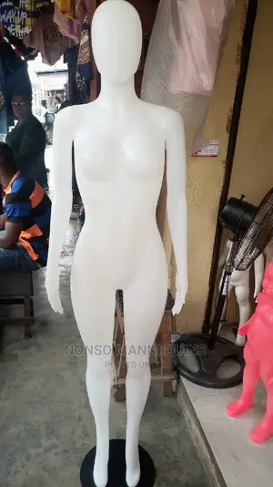 Egg Face Plastic White Size 10 Body Mannequin