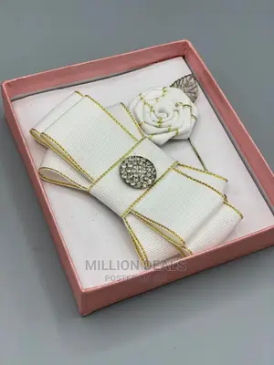 Pattern Bow White Luxe Tie N Brooches