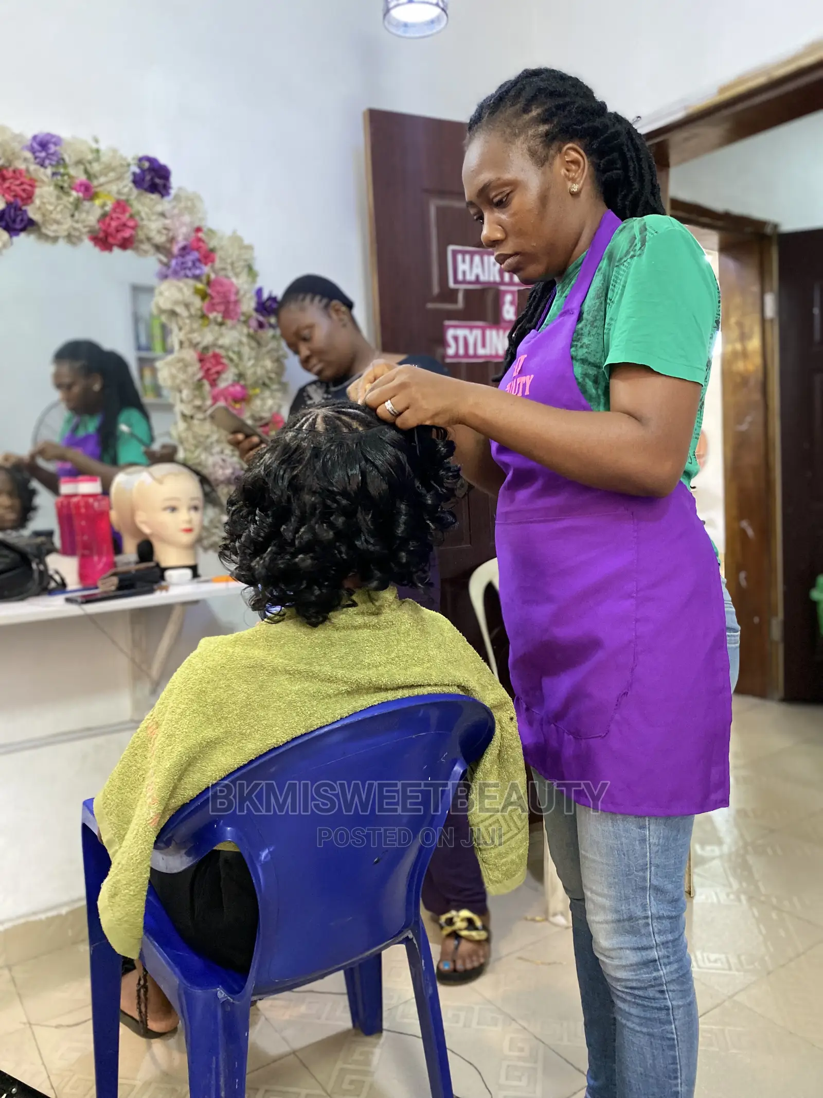 Comprehensive Hairdressing Training Includes Microlinks