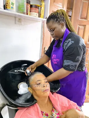 Comprehensive Hairdressing Training Includes Microlinks