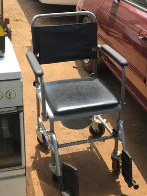 High Quality Commode Wheelchair