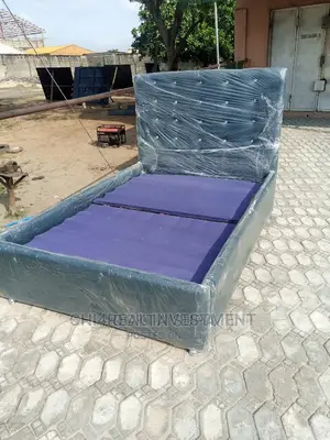4.5 by 6 QUALITY BEDFRAME
