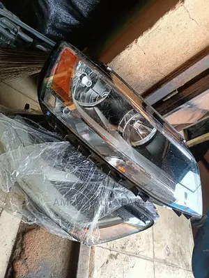 Complete Set of Head Lamp Volkswagen Jetta 2014