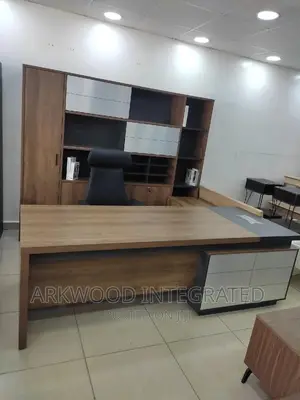 Director's/Ceo L-Shape Executive Office Table