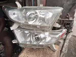 Toyota Highlander Headlights 2012