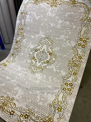 7x10feets Cream and Gold Turkey Quality Center Rug