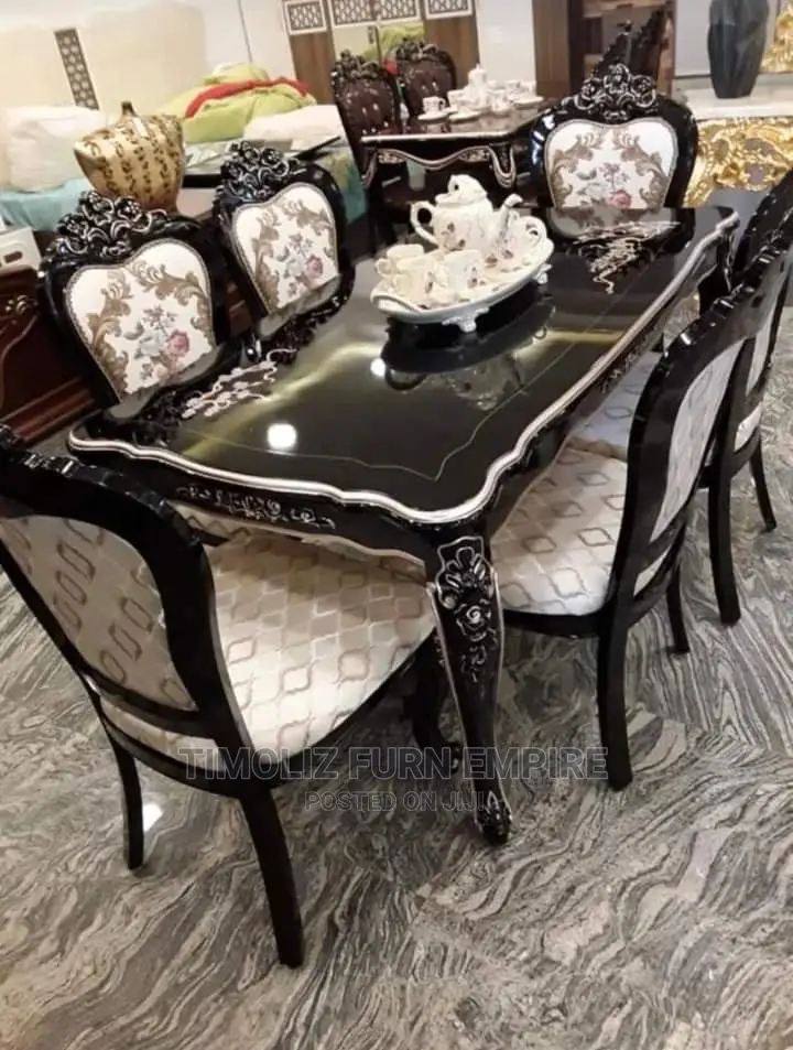 Comfortable 6sitters Royal Dining Table