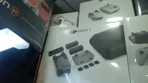 Dji Mavic 3 Combo Quadcopter Drone