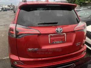 Toyota RAV4 2016 Red