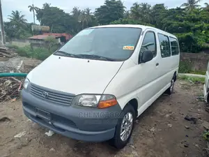 Toyota HiAce 2004 White