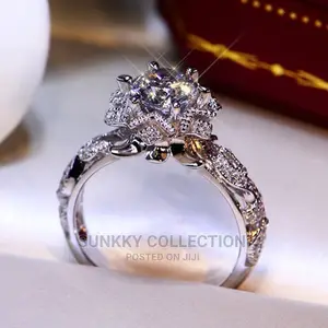 Flower Full Star Diamond Round Princess Engagement Ring