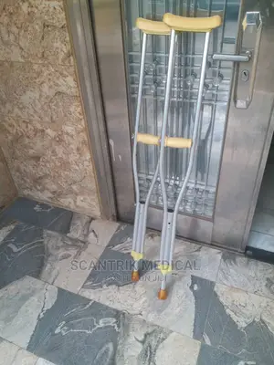 Euro-Style Clip Hospital Under Arm Crutches