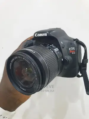 Canon EOS Rebel T2i/550d DSLR Camera