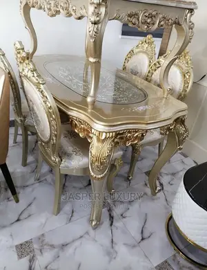 Royal Dining Set