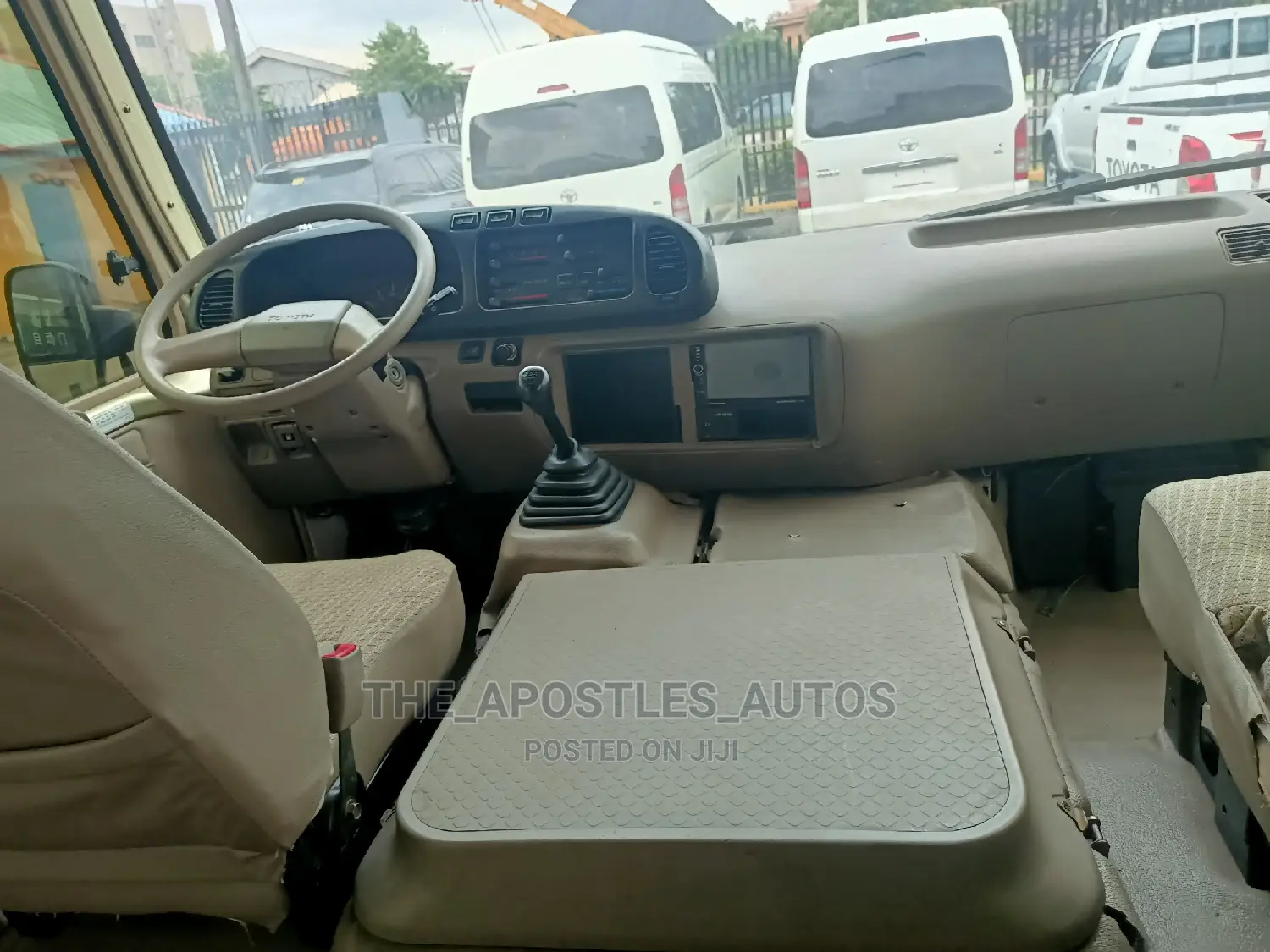 Toyota Coaster 2009 Gold