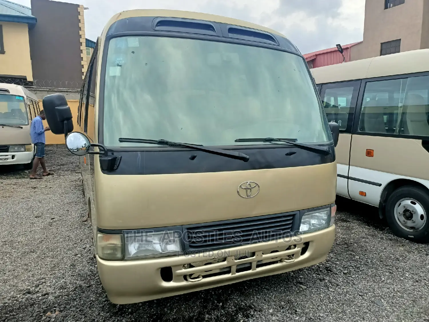 Toyota Coaster 2009 Gold