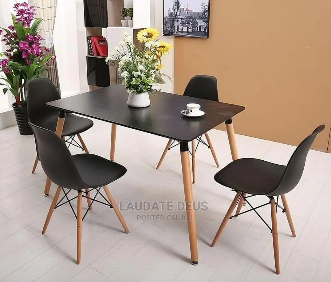 Eames Dining Table With 4 Seaters