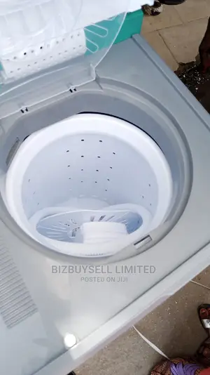 7.5kg Hisense Washing Machine, Twin Tube.