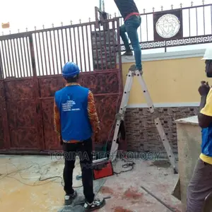 Gate Automation With a Dedicated Solar Panel