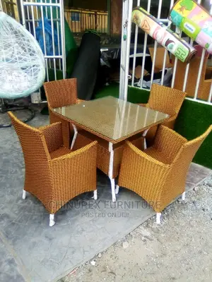 4 Seater Rattan Chairs With Glass Top Table