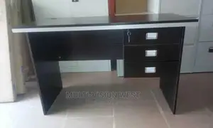 High Quality Office Tables Scratch Proof