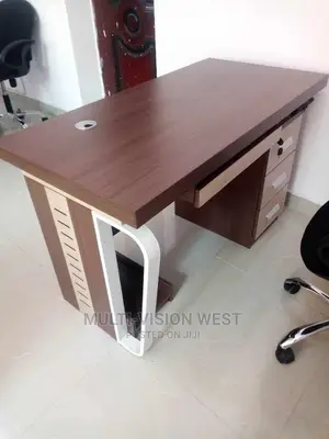 High Quality Office Tables Scratch Proof