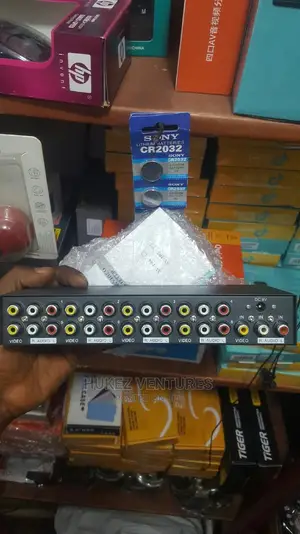 AV Splitters 8 Ways