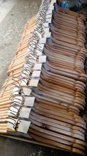 10 Pieces Per Pack Wooden Clothes Hangers