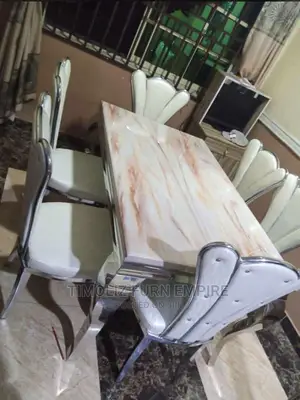 Classic 6sitters Marble Dining Table With 6 Quality Chairs.