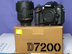 D7200 Nikon Digital Camera With 18-140mm Lens (Foreign Used)