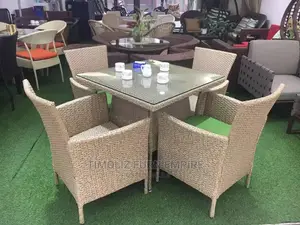 Rattan Dining Table With 4 Rattan Chairs/Outdoor Furniture.