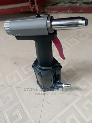 Air Type Rivet Machine