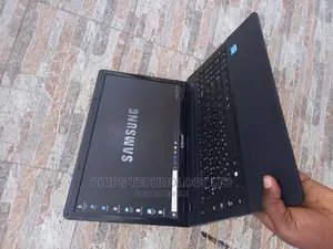Laptop Samsung NP300E5V 8GB Intel Core I5 HDD 1T