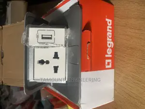 Floorbox With Usb