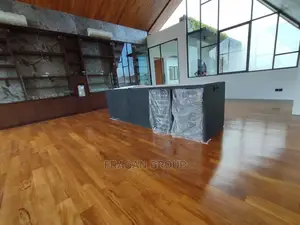 Top Quality Vinyl Wood-Like Floor.