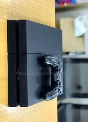 Playstation 4 (Premium Used)
