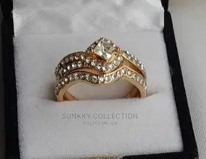 New Zirconia Women Bridal Diamond Wedding Ring. With Case