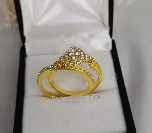 Zircon Diamond Engagement Women Ring. With Case