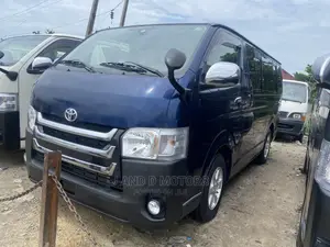 Toyota HiAce 2011 Blue