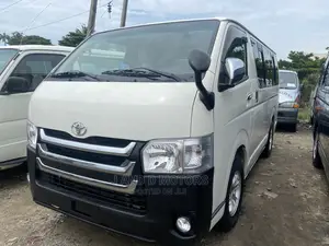 Toyota HiAce 2011 White