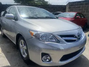 Toyota Corolla 2011 Silver