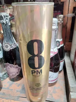 8pm Special Celebration With Free Glass