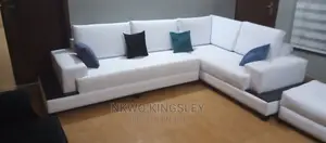 Quality L-Shaped Living Room Leather Sofa Chair.