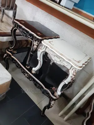 Royal Design Centre Table With Two Side Stools