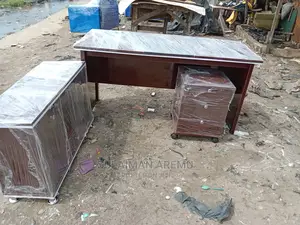 Modern Executive Wooden Office Table With Drawers.