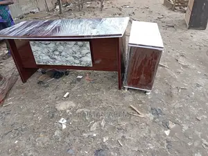Modern Executive Wooden Office Table With Drawers.